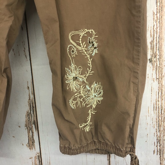 American Rag Cie Capris, Size 11. In excellent condition! - Picture 2 of 5